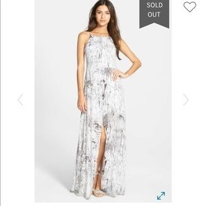 Betro Simone white and black maxi dress